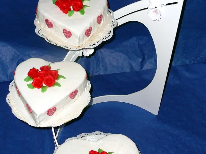 Herzen m. roten Rosen