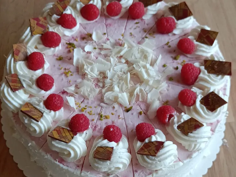Himbeersahnetorte